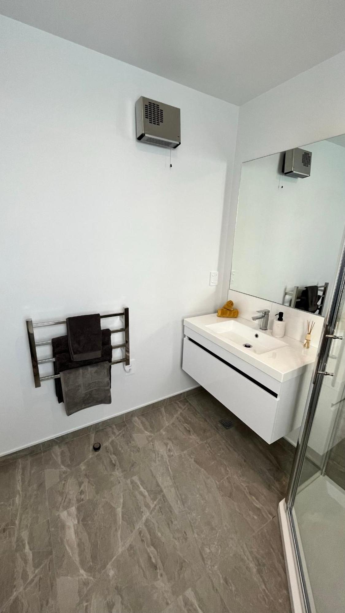 Luxury 2 Bedroom By St James Park Christchurch Ngoại thất bức ảnh